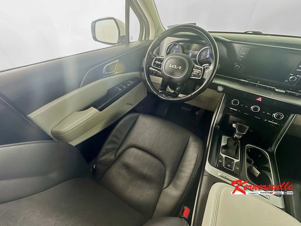 2022 Kia Carnival - Image 9 of 24