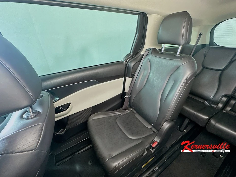 2022 Kia Carnival - Image 12 of 21