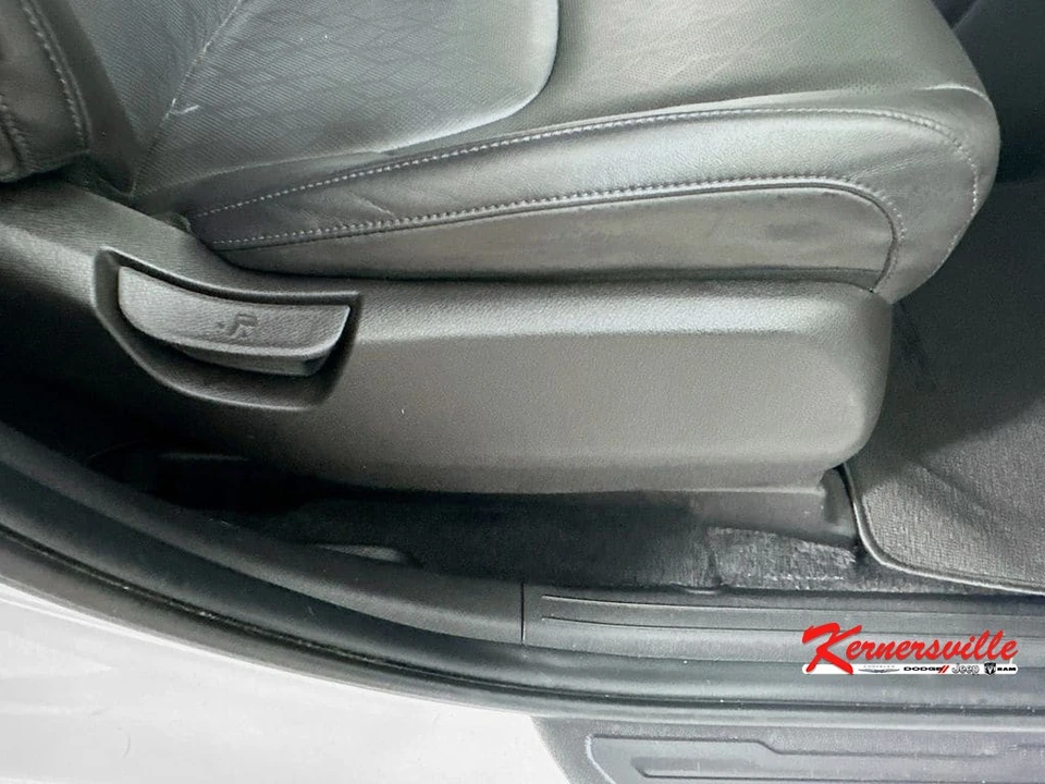 2022 Kia Carnival - Image 23 of 24