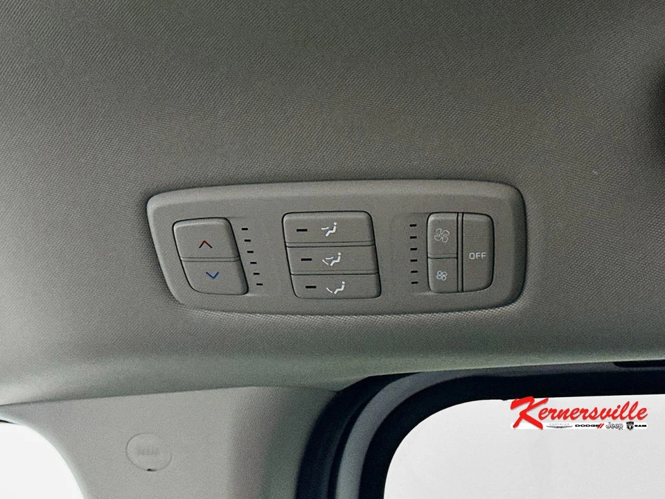 2022 Kia Carnival - Image 21 of 24