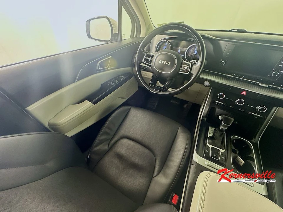 2022 Kia Carnival - Image 9 of 21
