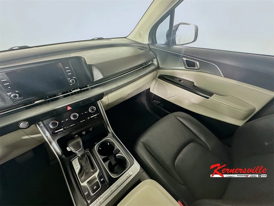 2022 Kia Carnival - Image 11 of 12