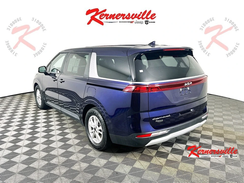 2022 Kia Carnival - Image 5 of 12