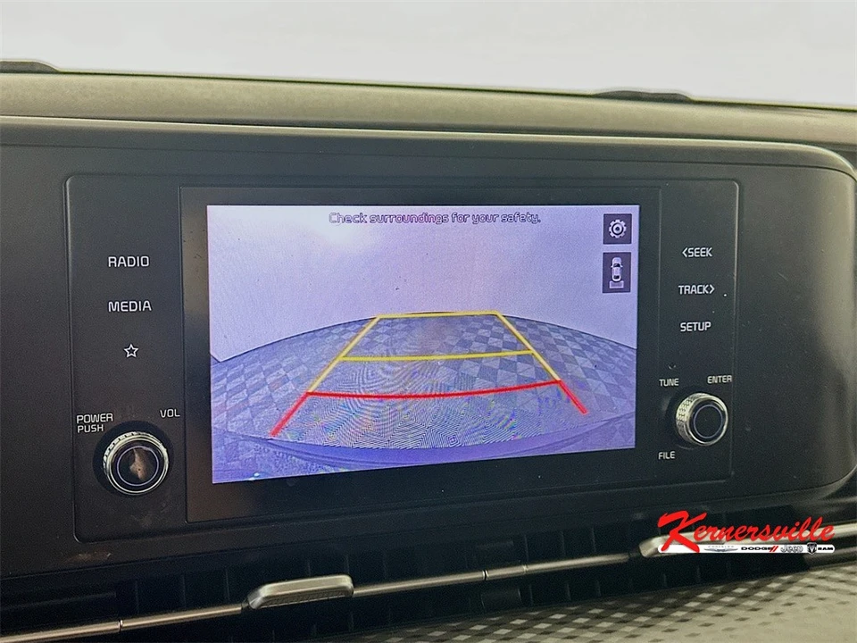2022 Kia Carnival - Image 20 of 21