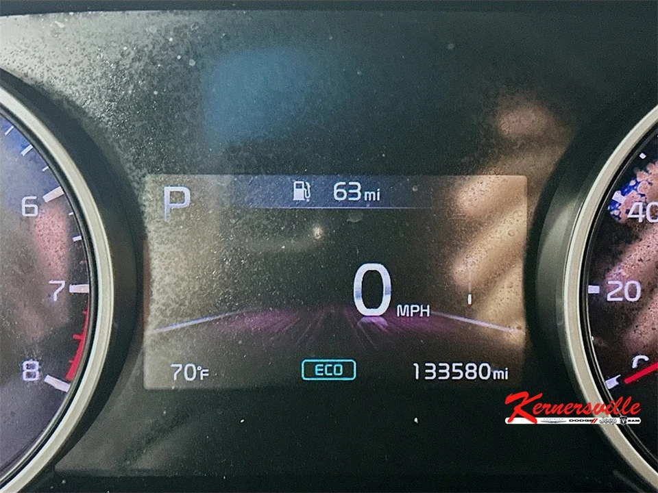 2022 Kia Carnival - Image 15 of 21