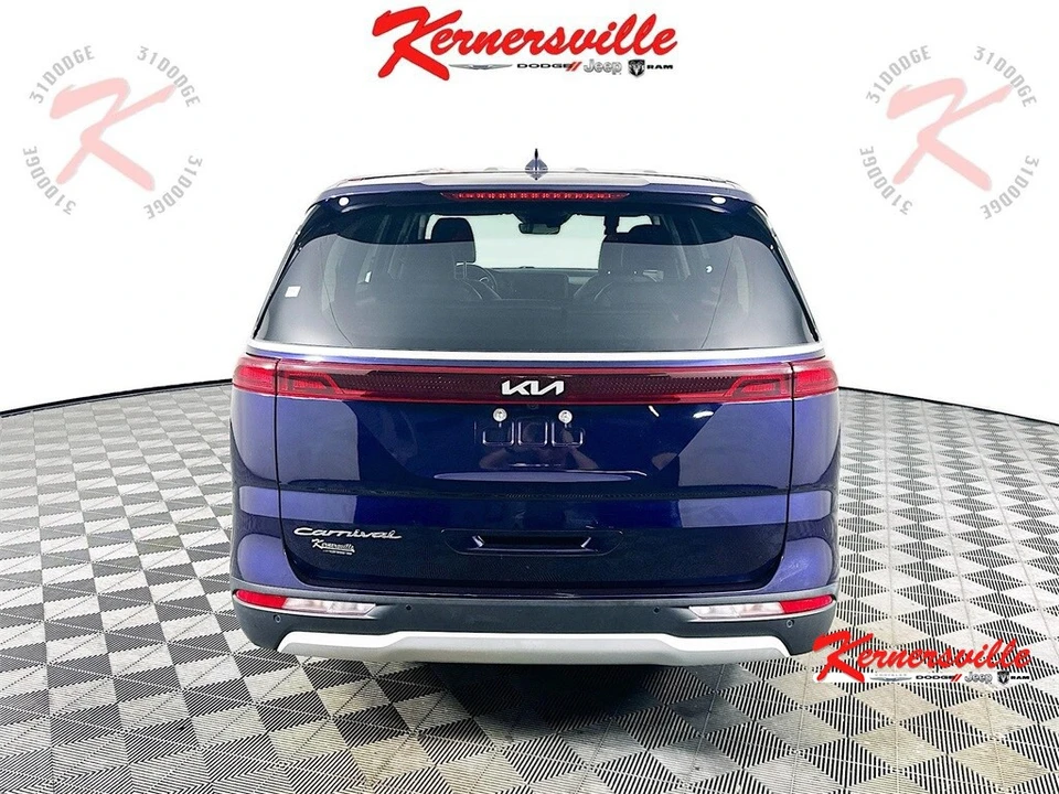 2022 Kia Carnival - Image 6 of 12