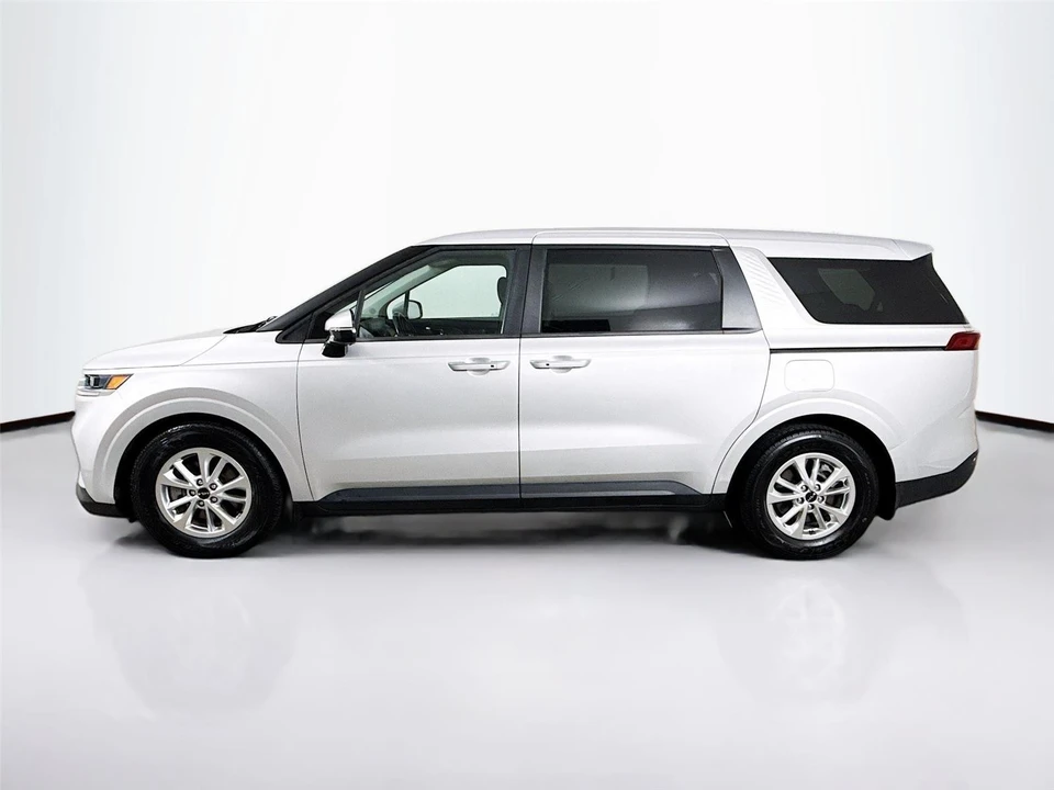 2022 Kia Carnival - Image 4 of 21