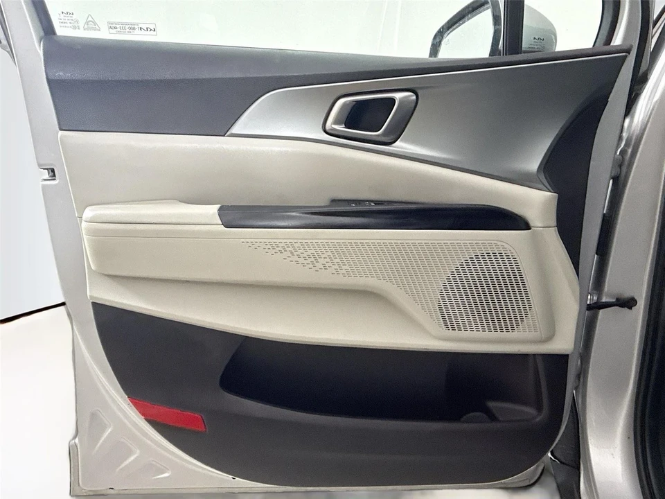 2022 Kia Carnival - Image 6 of 14