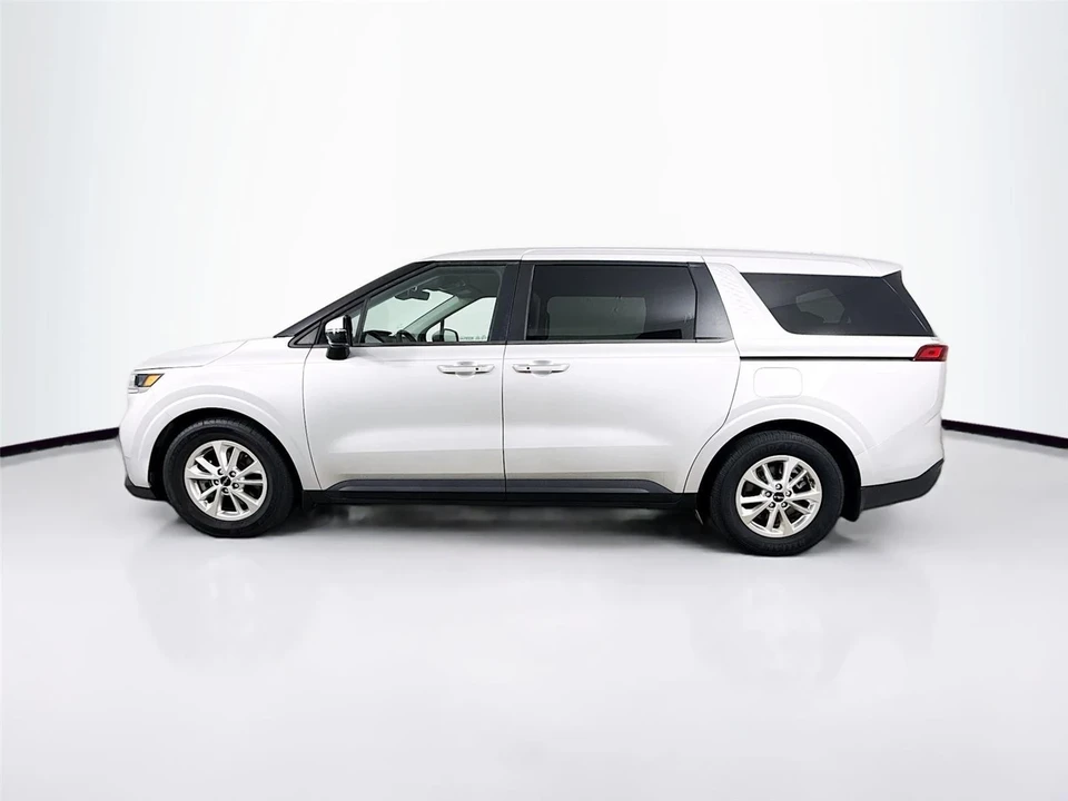 2022 Kia Carnival - Image 4 of 14