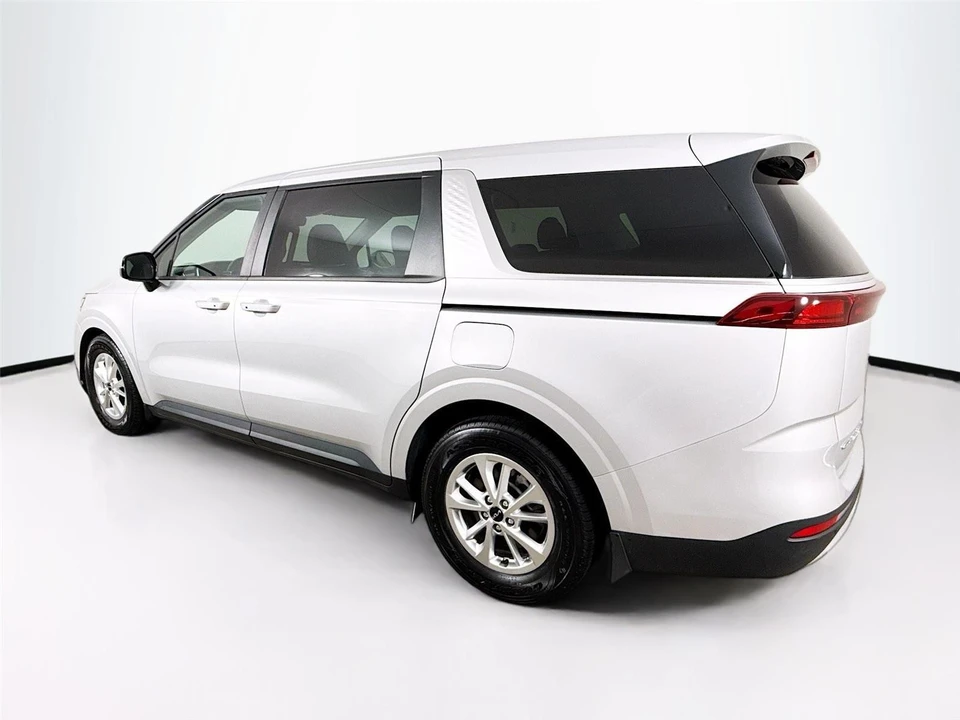 2022 Kia Carnival - Image 5 of 21