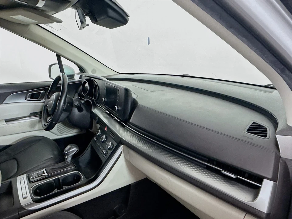 2022 Kia Carnival - Image 11 of 14