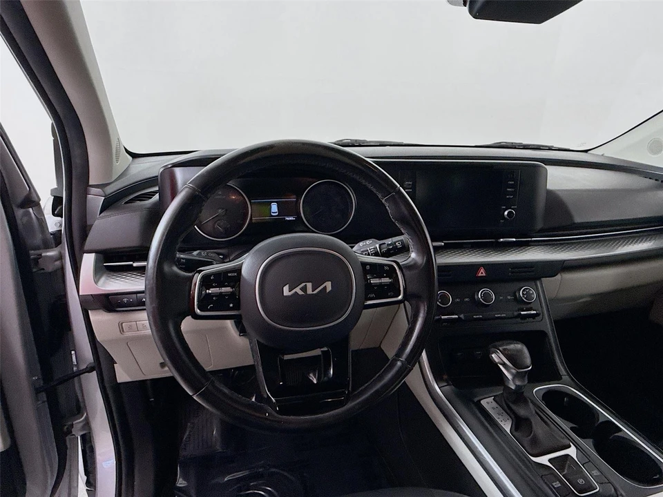 2022 Kia Carnival - Image 11 of 21