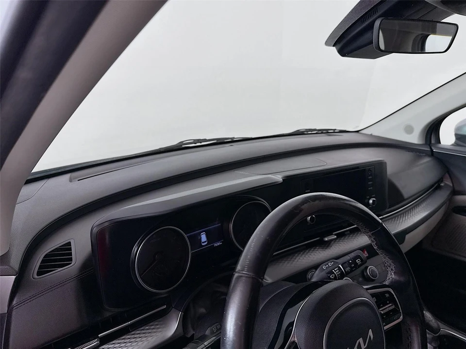 2022 Kia Carnival - Image 9 of 21