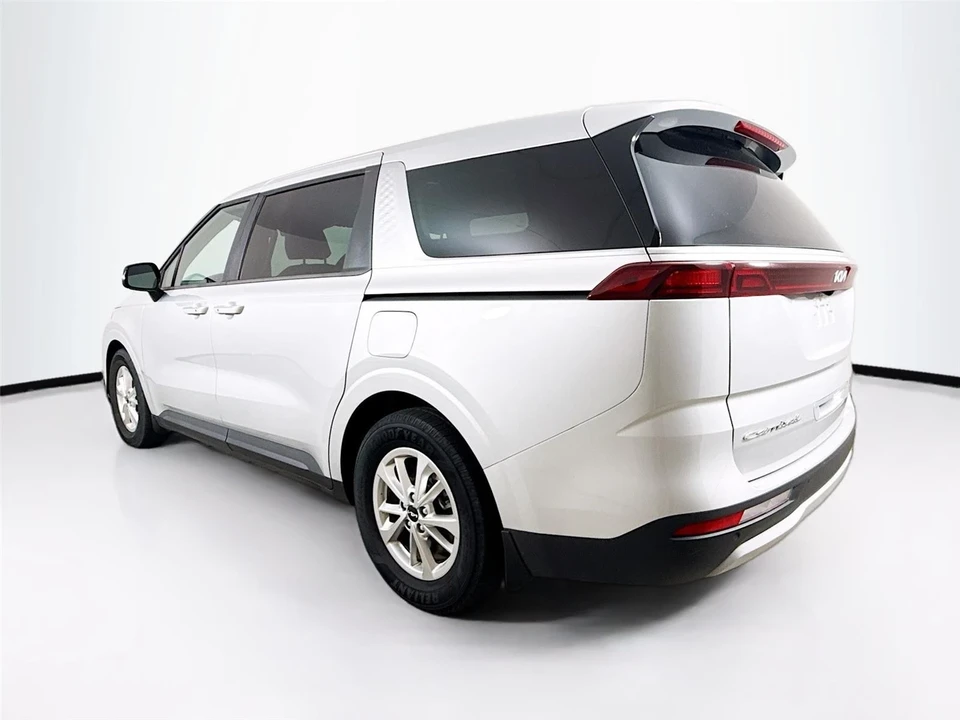 2022 Kia Carnival - Image 5 of 14