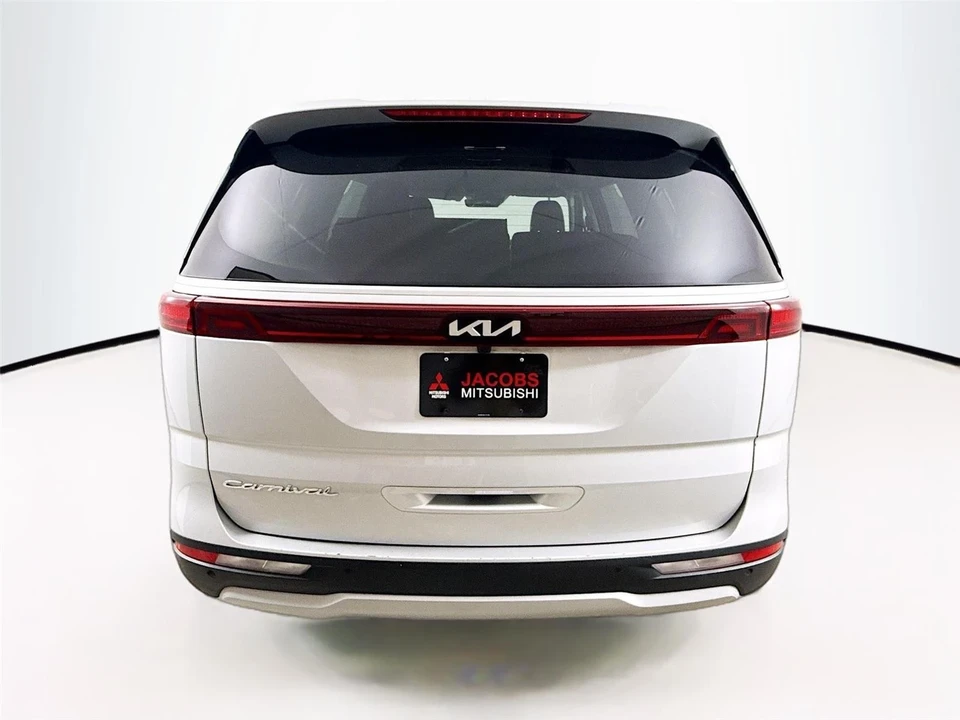 2022 Kia Carnival - Image 7 of 14