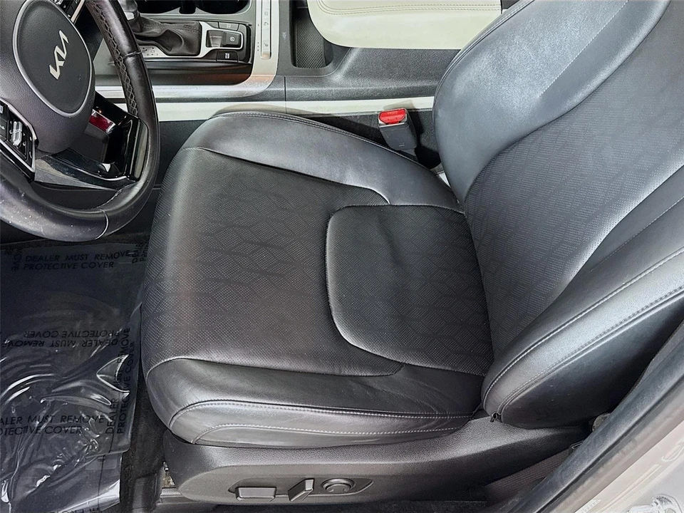 2022 Kia Carnival - Image 18 of 21