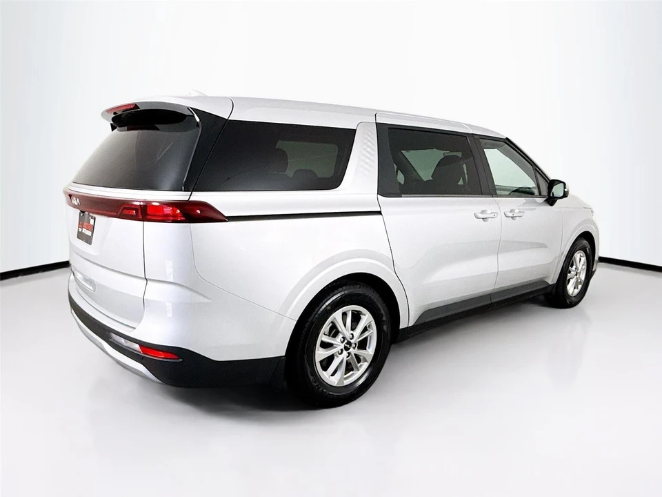 2022 Kia Carnival - Image 7 of 21