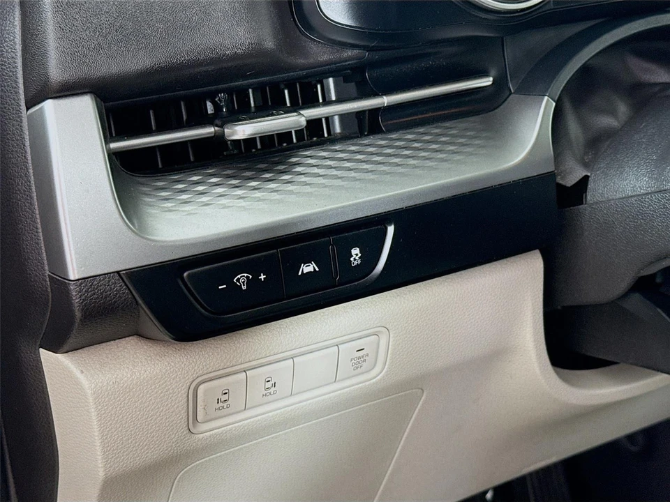 2022 Kia Carnival - Image 10 of 21