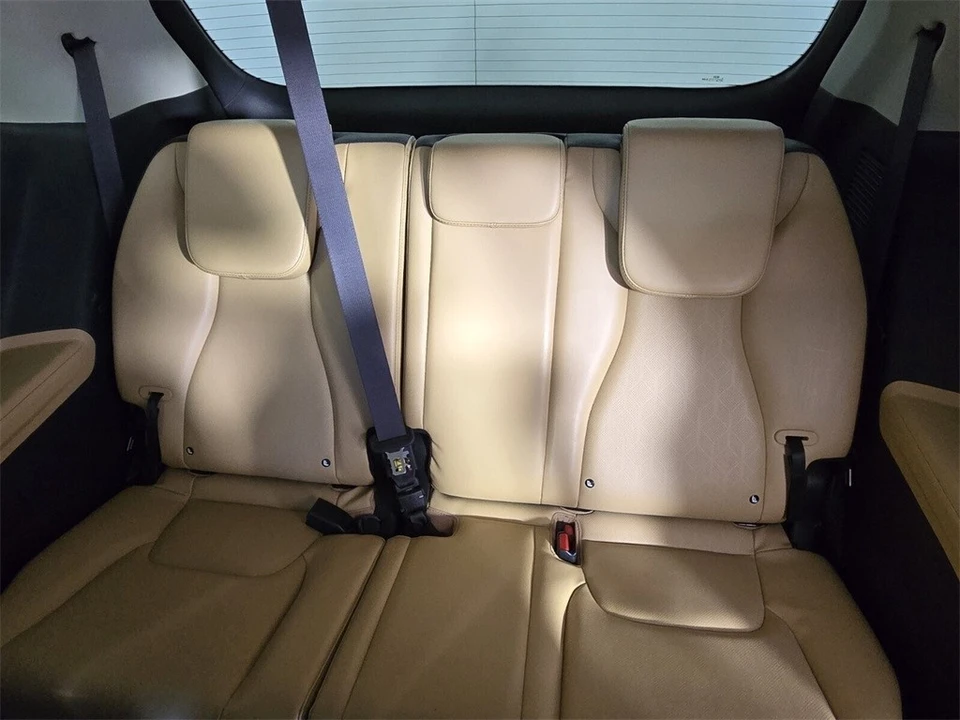 2022 Kia Carnival - Image 9 of 12