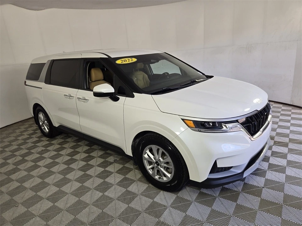 2022 Kia Carnival - Image 2 of 12