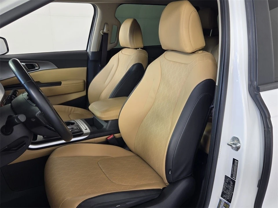 2022 Kia Carnival - Image 6 of 12