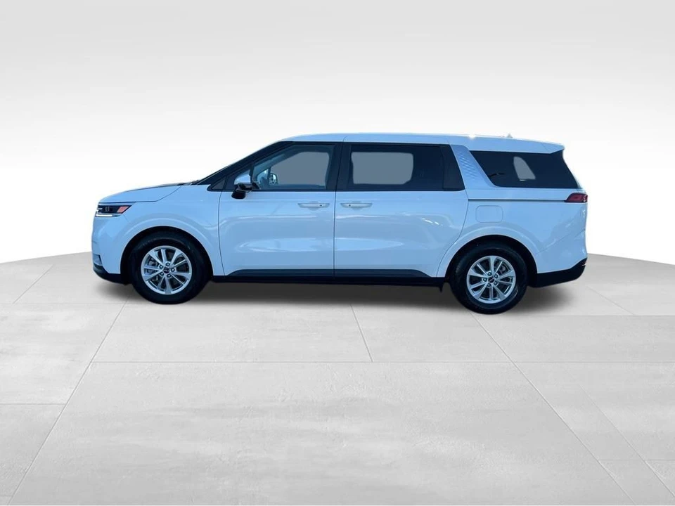 2022 Kia Carnival - Image 2 of 12