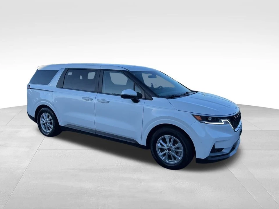 2022 Kia Carnival - Image 9 of 12
