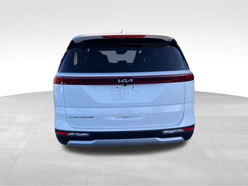 2022 Kia Carnival - Image 5 of 12
