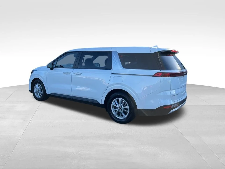 2022 Kia Carnival - Image 3 of 12