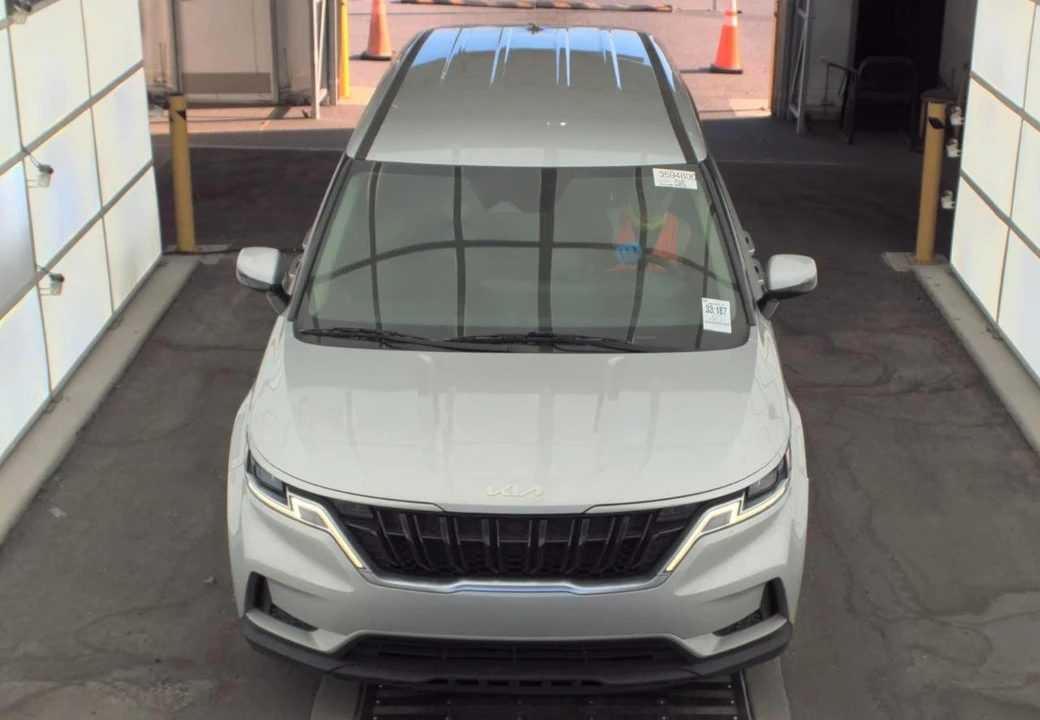 2022 Kia Carnival - Image 2 of 15