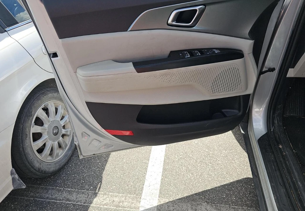 2022 Kia Carnival - Image 10 of 15