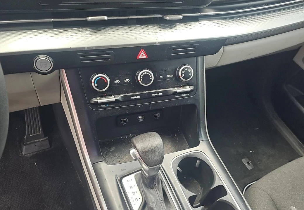 2022 Kia Carnival - Image 12 of 15