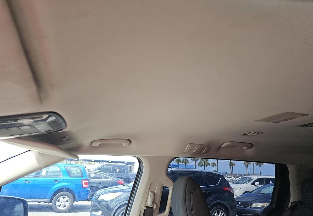 2022 Kia Carnival - Image 15 of 15