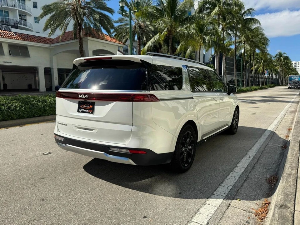 2022 Kia Carnival - Image 7 of 12
