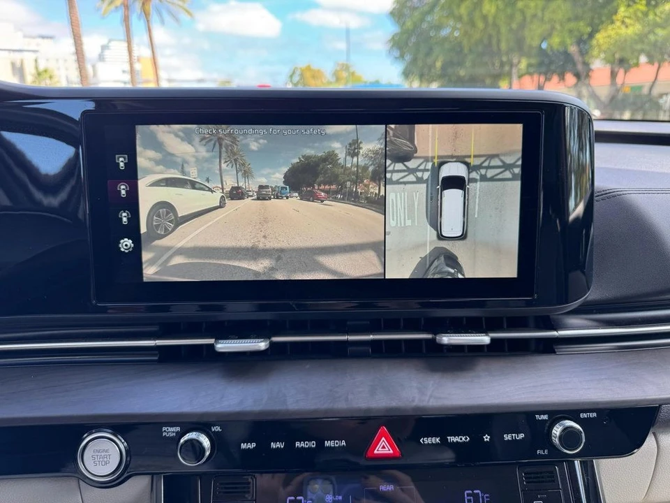 2022 Kia Carnival - Image 11 of 12