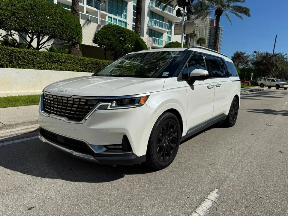 2022 Kia Carnival - Image 4 of 12