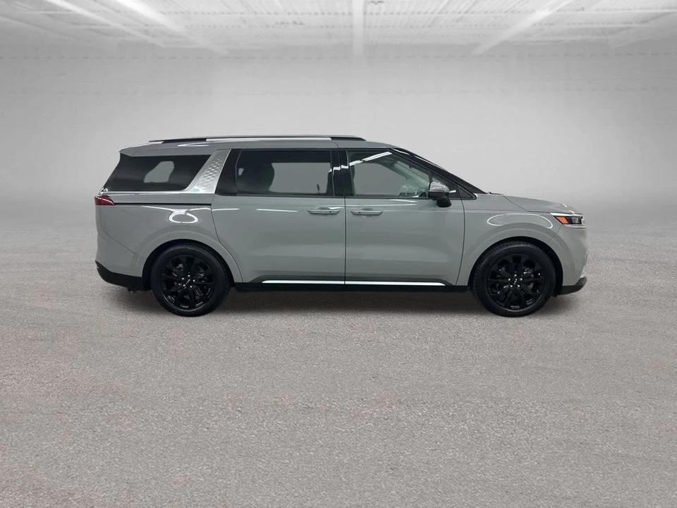 2022 Kia Carnival - Image 14 of 21