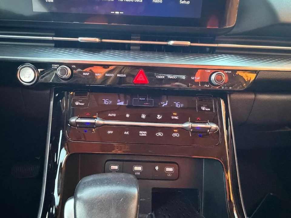 2022 Kia Carnival - Image 13 of 21
