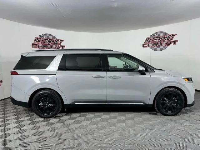 2022 Kia Carnival - Image 8 of 21
