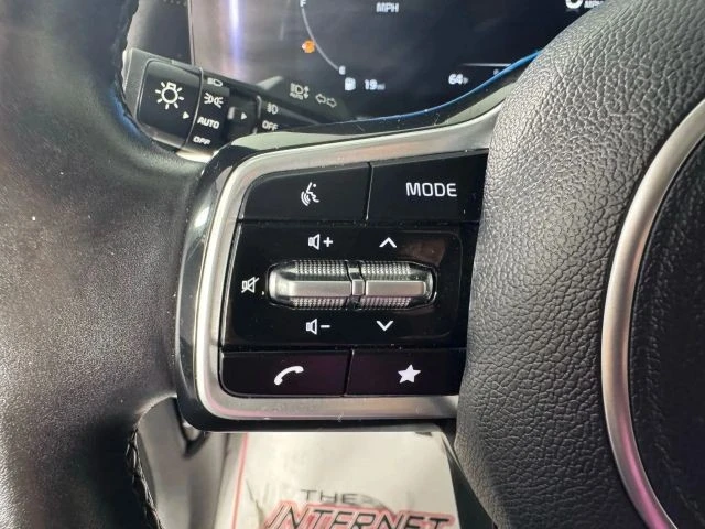 2022 Kia Carnival - Image 15 of 21