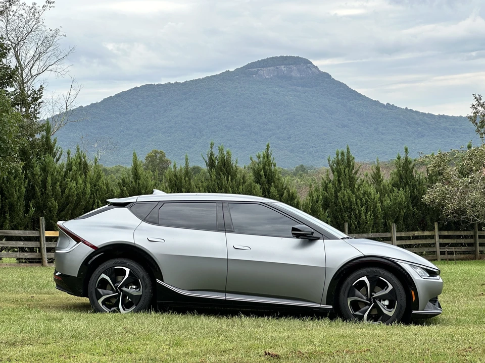 2022 Kia EV6 - Image 16 of 31