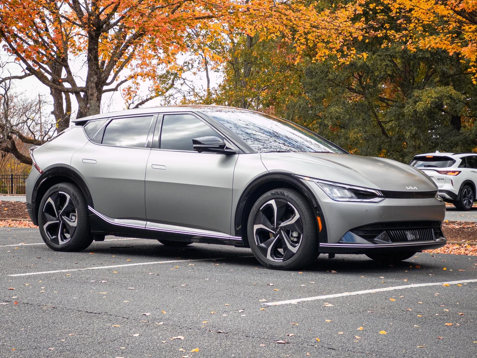 2022 Kia EV6 - Image 8 of 31