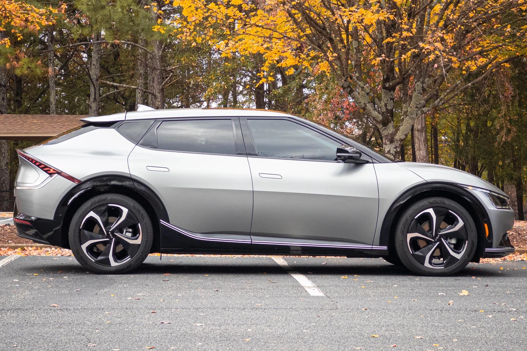 2022 Kia EV6 - Image 3 of 31