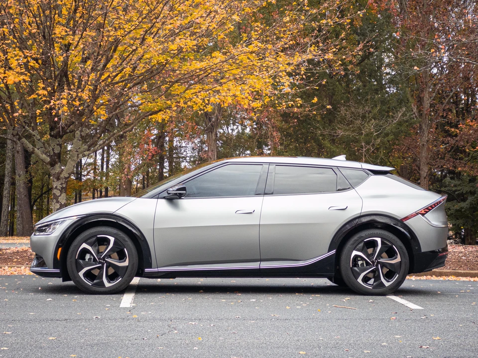 2022 Kia EV6 - Image 6 of 31