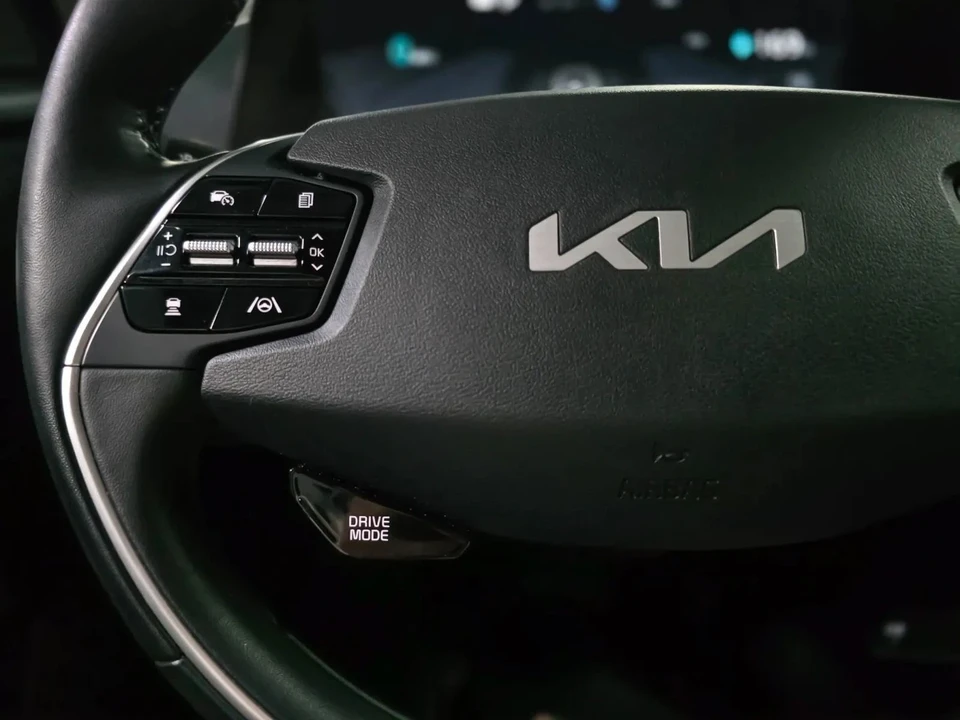 2022 Kia EV6 - Image 18 of 21