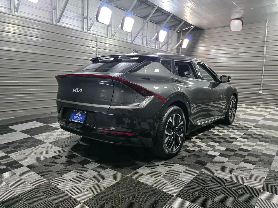 2022 Kia EV6 - Image 5 of 12