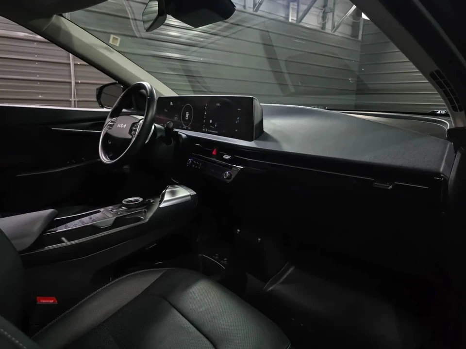 2022 Kia EV6 - Image 12 of 12