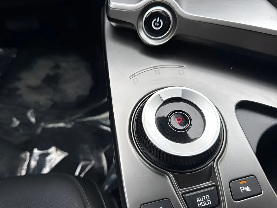 2022 Kia EV6 - Image 17 of 21