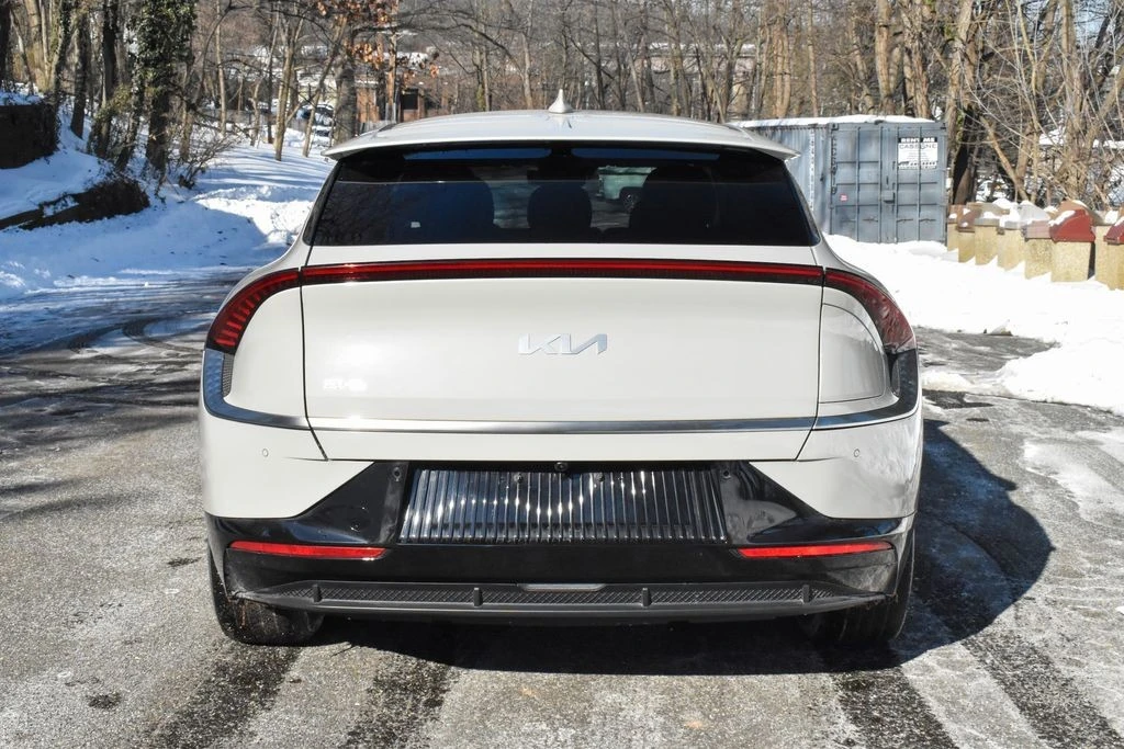 2022 Kia EV6 - Image 7 of 12