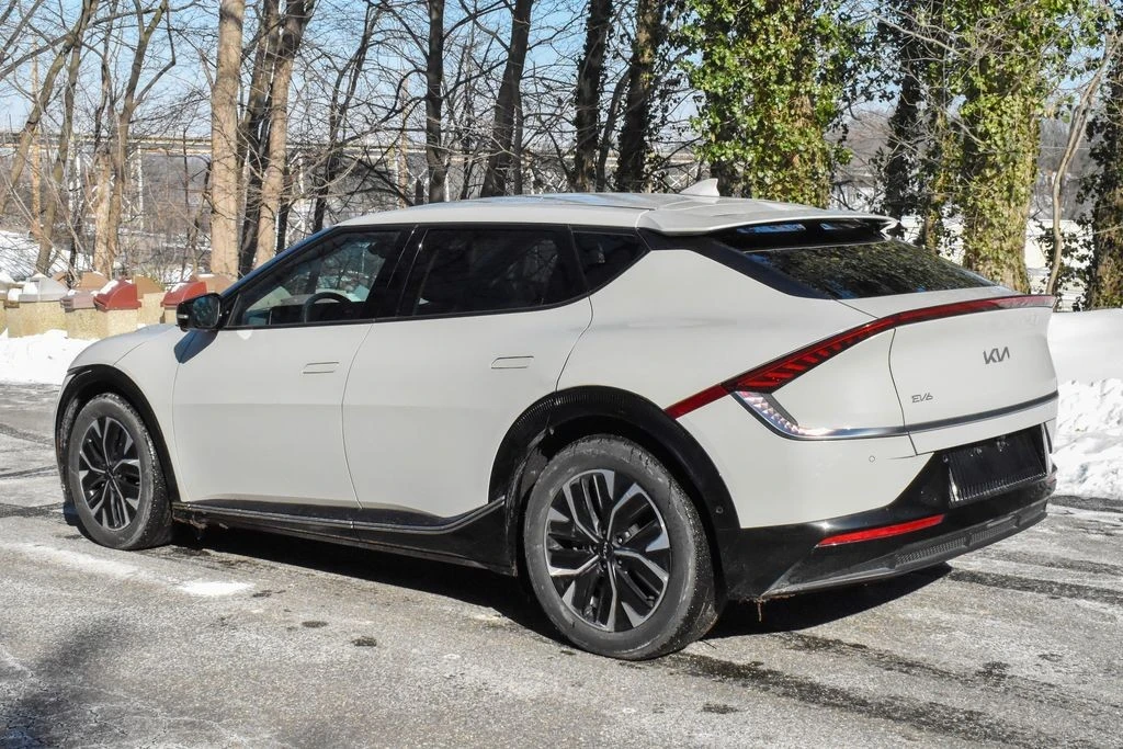 2022 Kia EV6 - Image 6 of 12